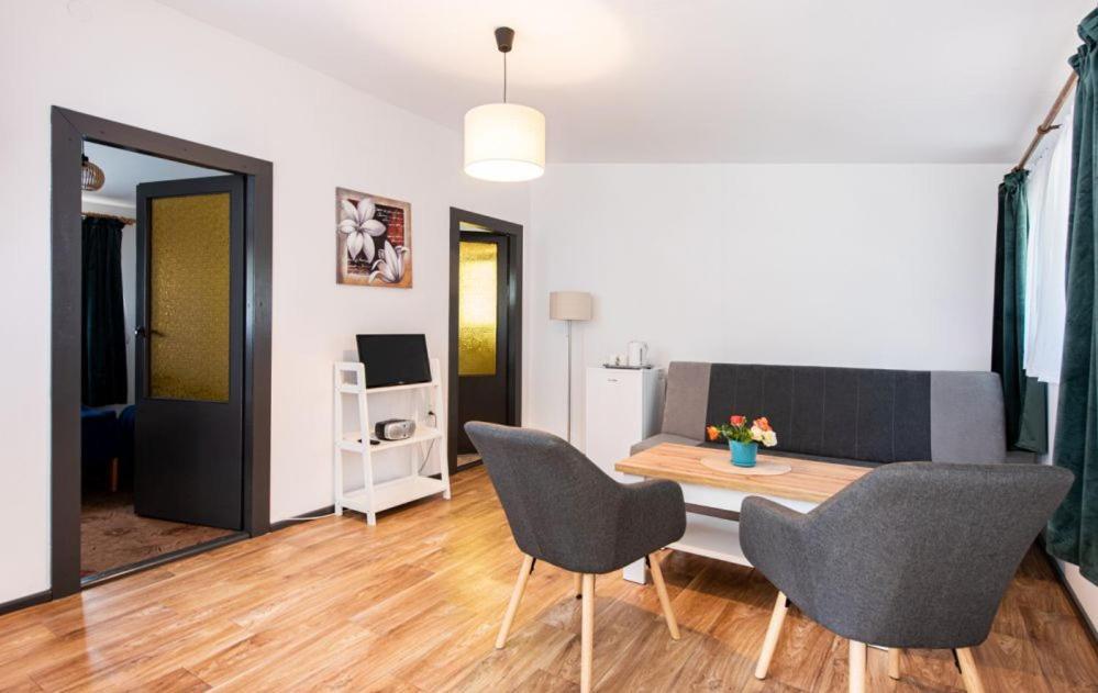 Osrodek Wypoczynkowy Wagabunda Hotel Mikołajki Buitenkant foto